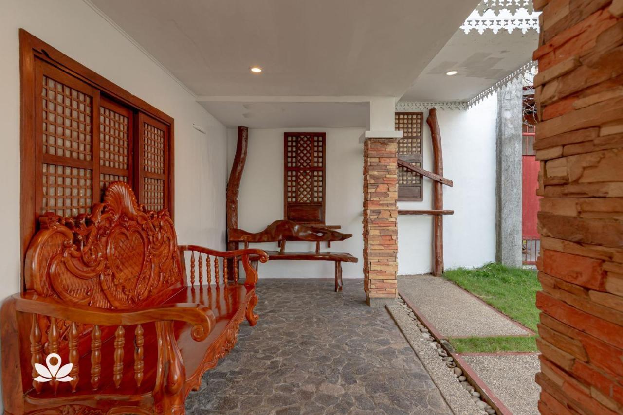 ZEN Rooms Casa Lorenzo Legazpi Esterno foto