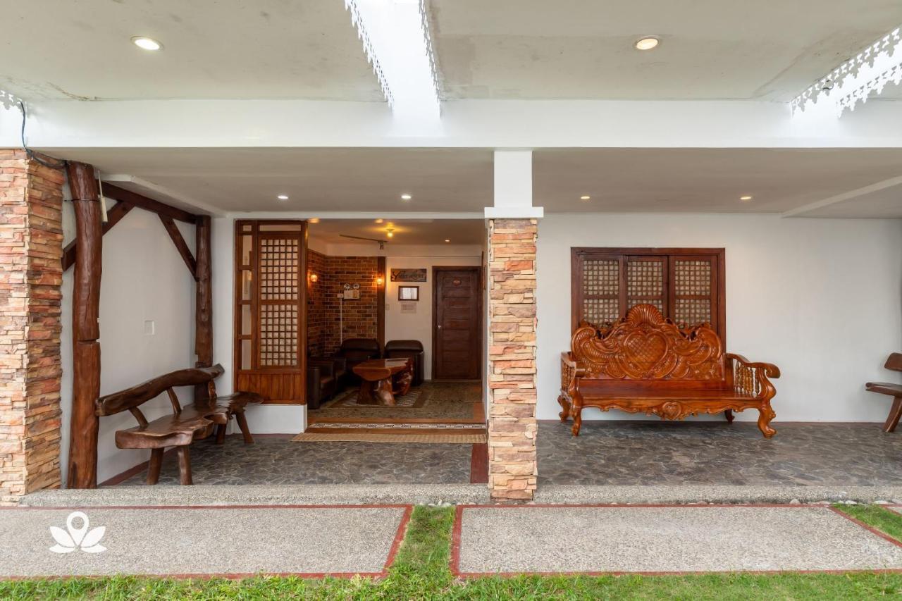 ZEN Rooms Casa Lorenzo Legazpi Esterno foto