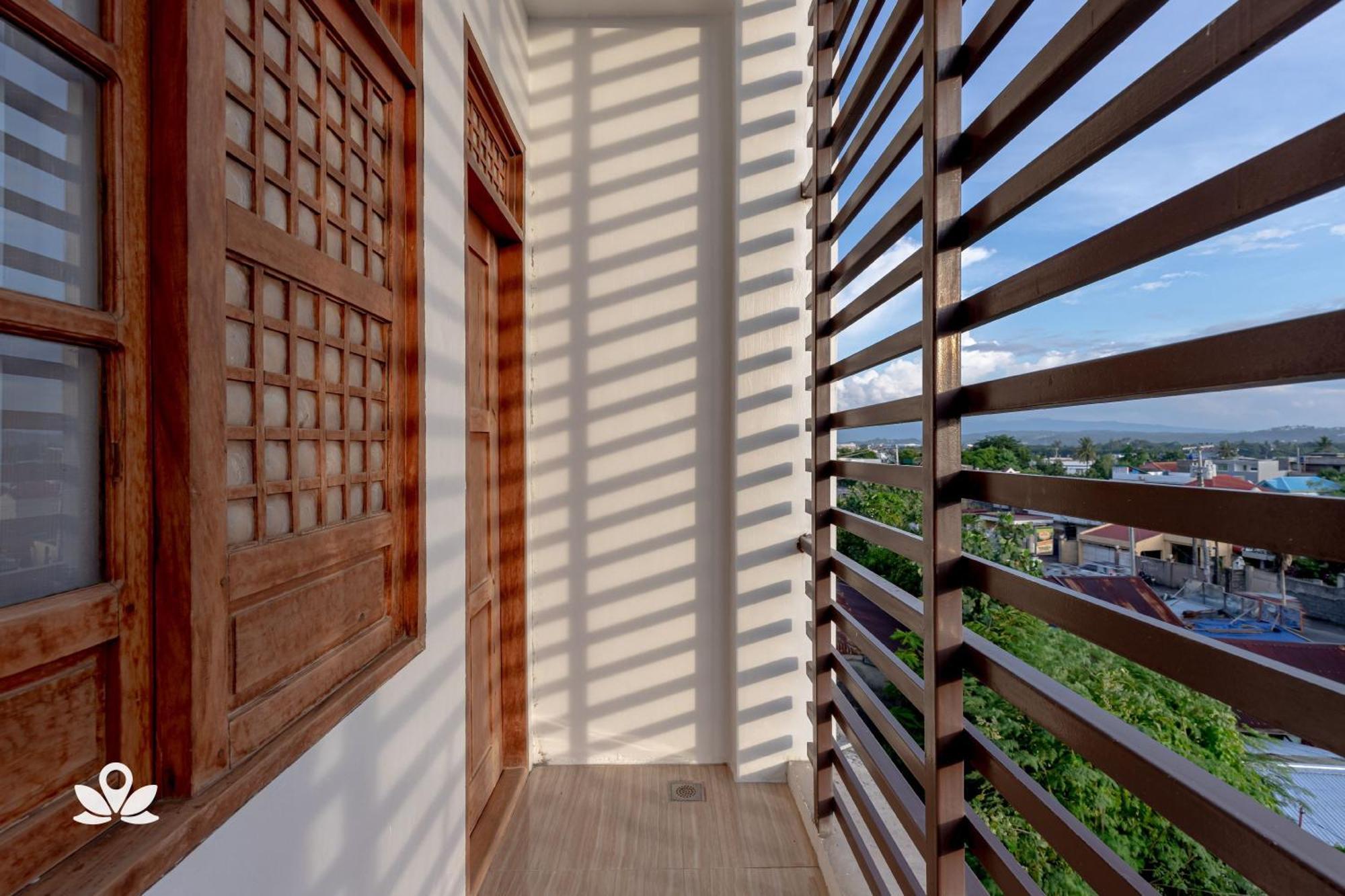 ZEN Rooms Casa Lorenzo Legazpi Esterno foto
