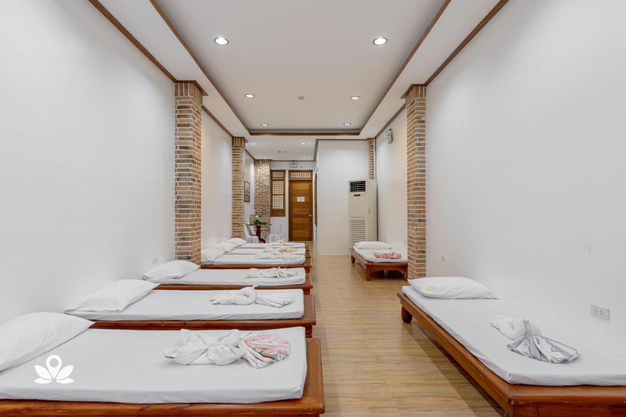 ZEN Rooms Casa Lorenzo Legazpi Esterno foto