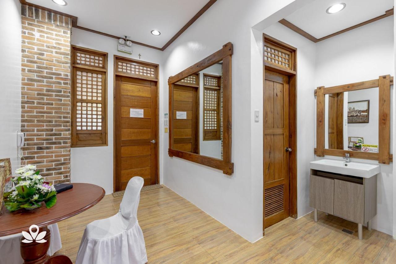 ZEN Rooms Casa Lorenzo Legazpi Esterno foto